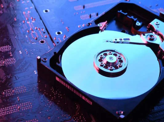 663f1c3a9800b.png HDD機械硬盤在服務器存儲中有什么優勢與局限?.png