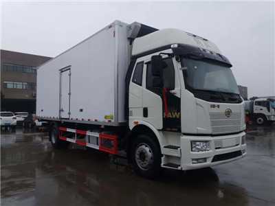 解放單橋J6L高頂雙臥冷藏車(chē)